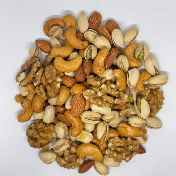 مشكل مكسرات 4 اصناف كاجو لوز فستق عين جمل